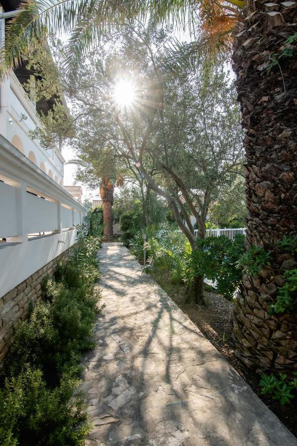 Beach Boy & Pool Girl Apartments Vir Ngoại thất bức ảnh