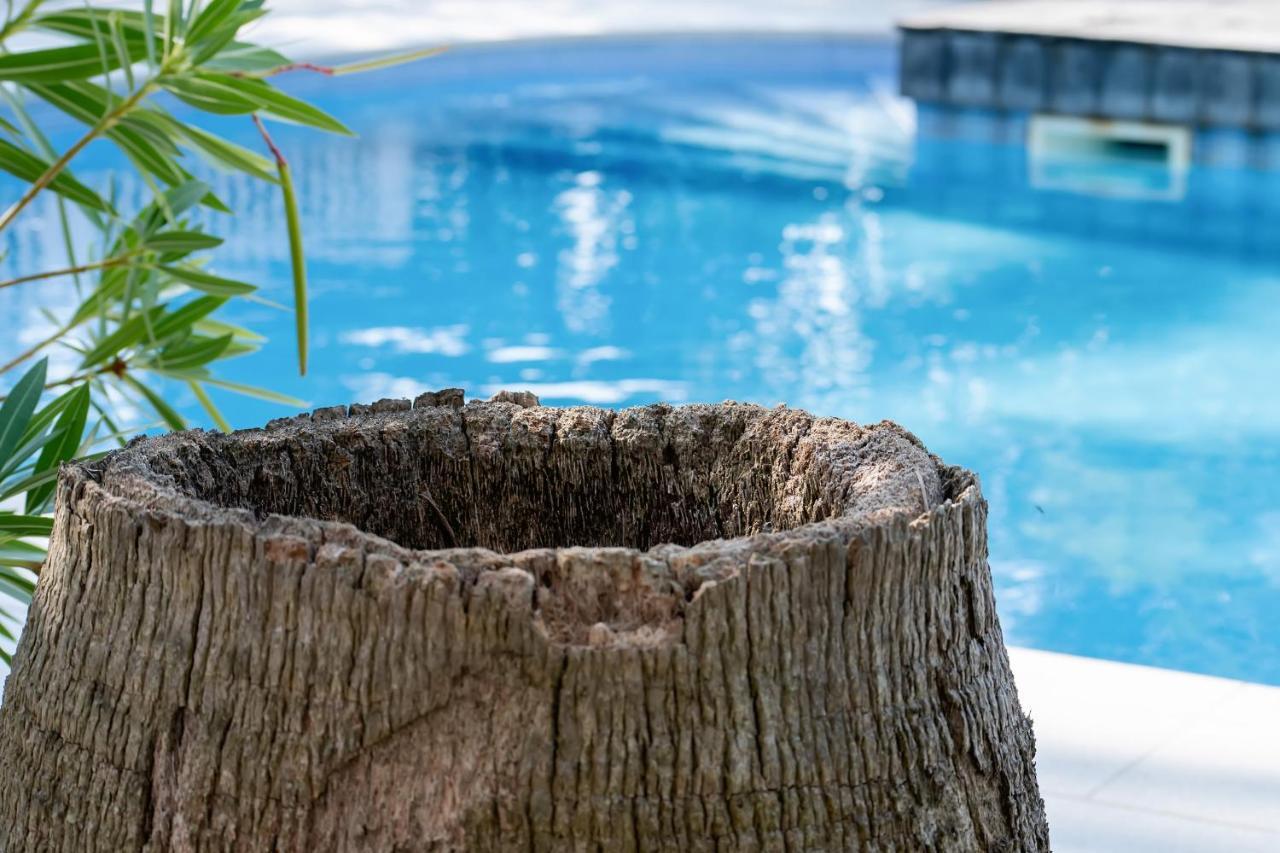 Beach Boy & Pool Girl Apartments Vir Ngoại thất bức ảnh