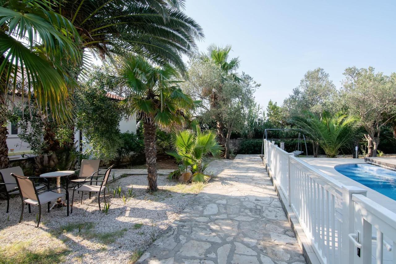 Beach Boy & Pool Girl Apartments Vir Ngoại thất bức ảnh