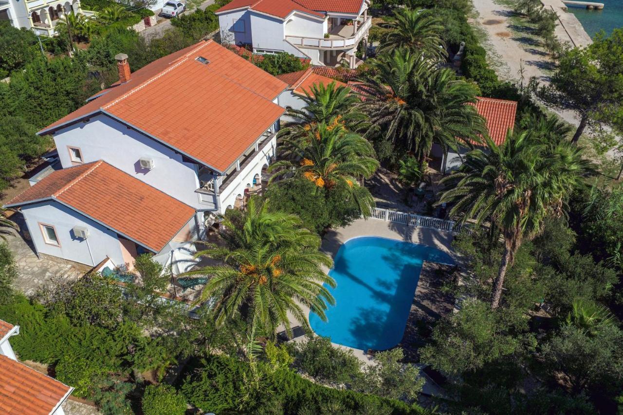 Beach Boy & Pool Girl Apartments Vir Ngoại thất bức ảnh