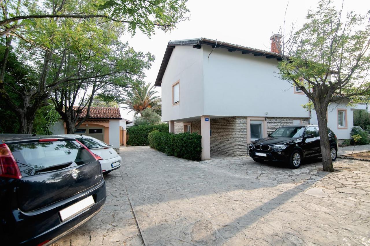Beach Boy & Pool Girl Apartments Vir Ngoại thất bức ảnh